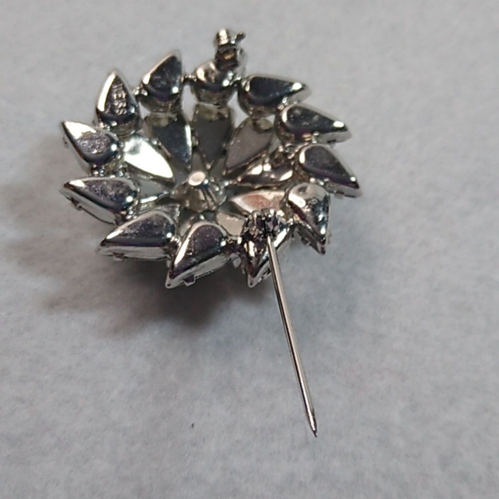 Weiss Teardrop Rhinestones Circular Pattern Spark… - image 5